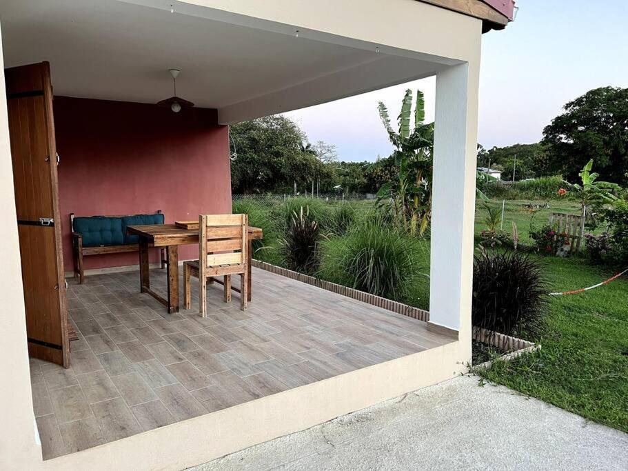 Jolie Petite Maison A La Campagne Le Moule Exterior foto